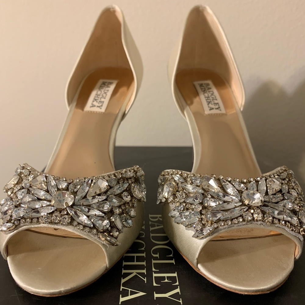 Badgley Mischka Candance crystals embellished heel